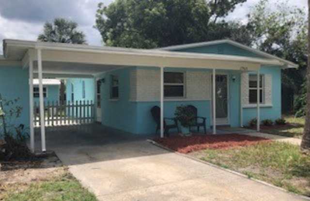 3/1 cottage conveniently located near Downtown Mount Dora photos photos