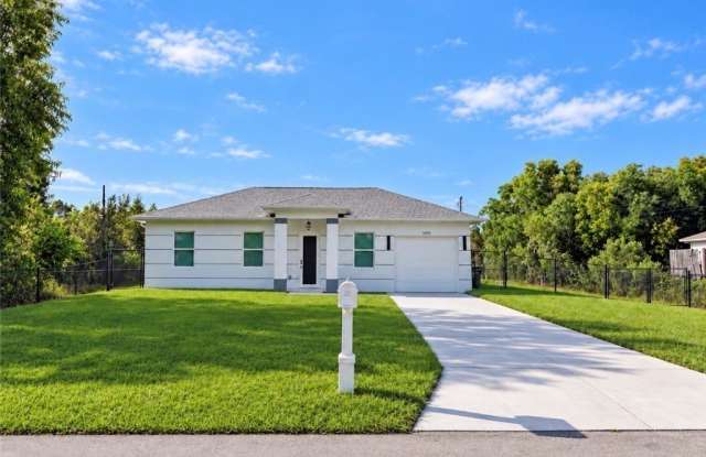 3409 31St Street W photos photos