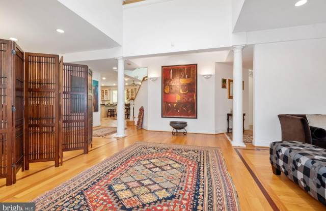 8309 OLD SEVEN LOCKS Road Gallery 3