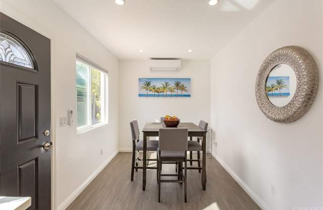 5400 Crebs Avenue Gallery 3