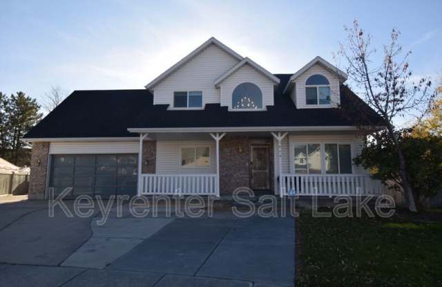 1814 E Whisperwood Cir - 1814 Whisperwood Circle, Sandy, UT 84092