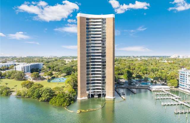 720 NE 69th St photos photos