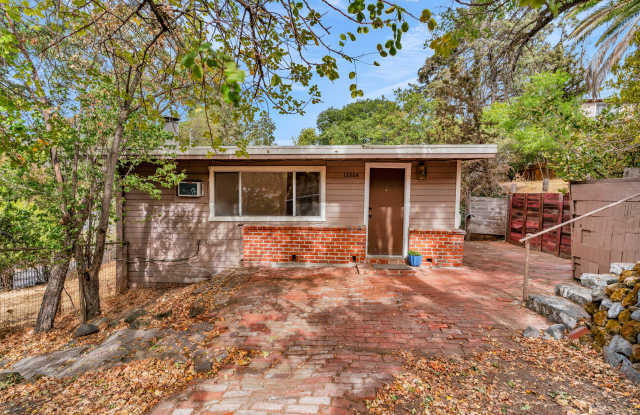 1338 Homestead Avenue photos photos