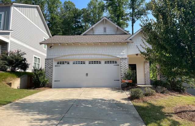 3 Bedroom Home With Spacious Garage and Fenced Backyard! photos photos