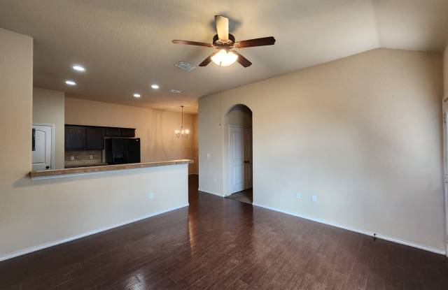724 Creekside Circle Gallery 3