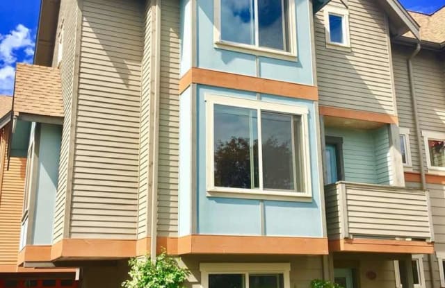 2320 N 113th Pl - 2320 N 113th Pl, Seattle, WA 98133