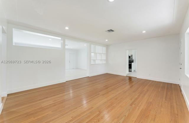 4724 Orduna Dr Gallery 4