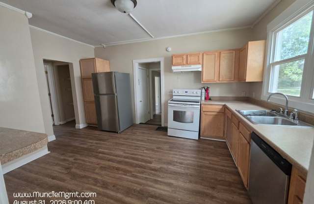 5 bedroom, 2 bath house - $1750 Gallery 1