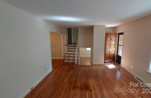 3813 Selwyn Avenue Gallery 2