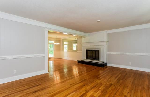 214 Lynnwood Estates Drive Gallery 4