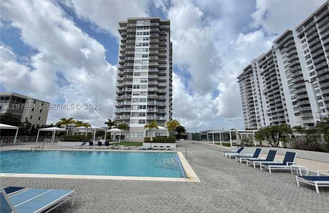 18031 Biscayne Blvd photos photos