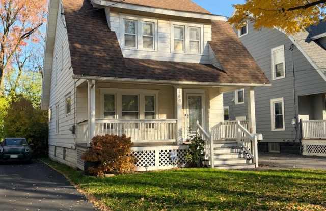 Bright 4-Bedroom Sedgwick Bungalow | 2 Full Baths & Gas Fireplace Gallery 1