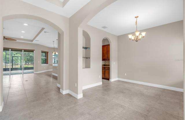 903 VICTORIA HILLS Drive S Gallery 3