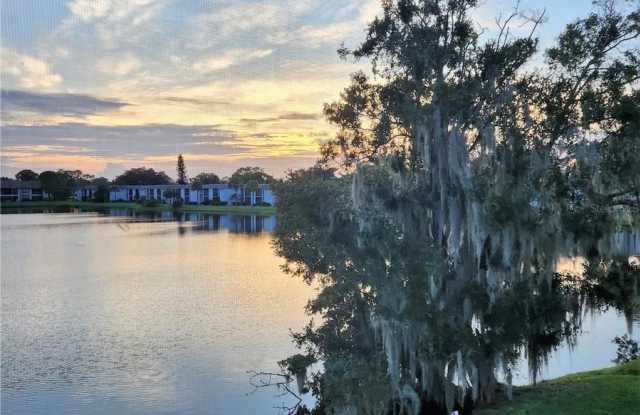 270 WOODLAKE WYNDE Gallery 1