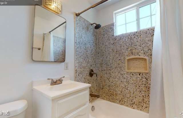2123 S Orange Dr Gallery 2
