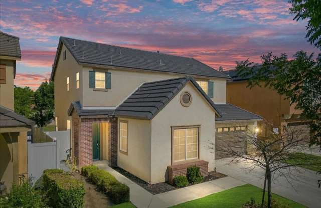 Adorable Home For Rent - 1910 Holt Rinehart Avenue, Bakersfield, CA 93311