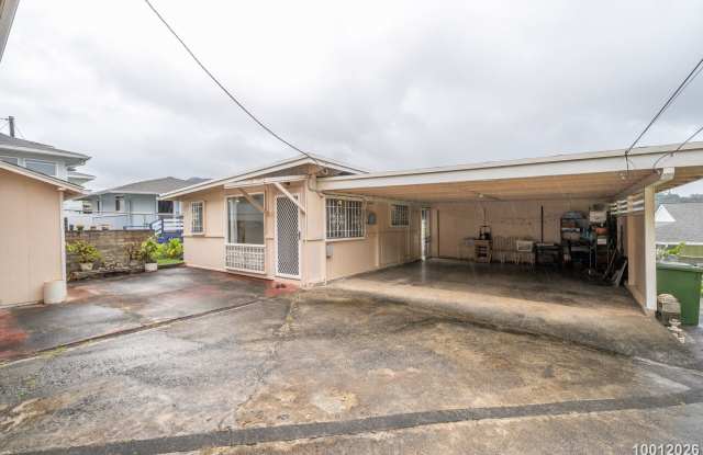 Charming Honolulu Cottage – 1 Bedroom with Secured Parking! Gallery 1