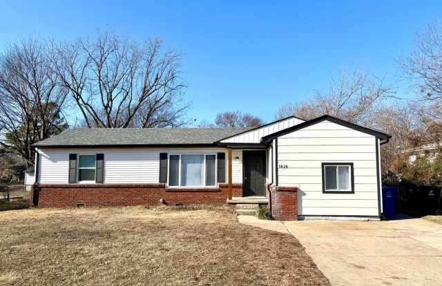 Stunning and Bright home in the heart of the Rose District - 1626 South Ash Avenue, Broken Arrow, OK 74012