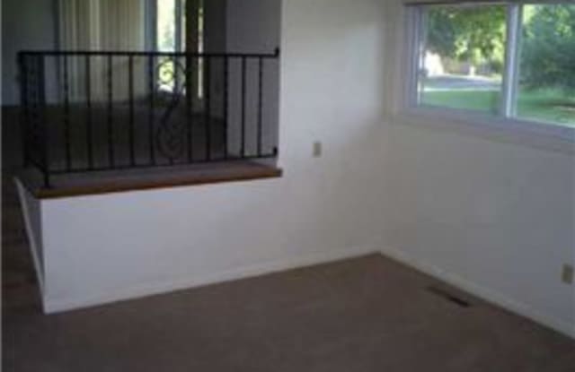 1040 Afton Rd photos photos