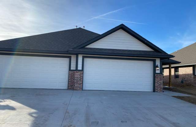 3 Bed 2 Bath 2 Car Garage In Piedmont Schools! Gallery 1