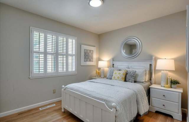 3725 Cottage Ct. Castro Valley 2 Bedroom 2 Bath Gallery 3