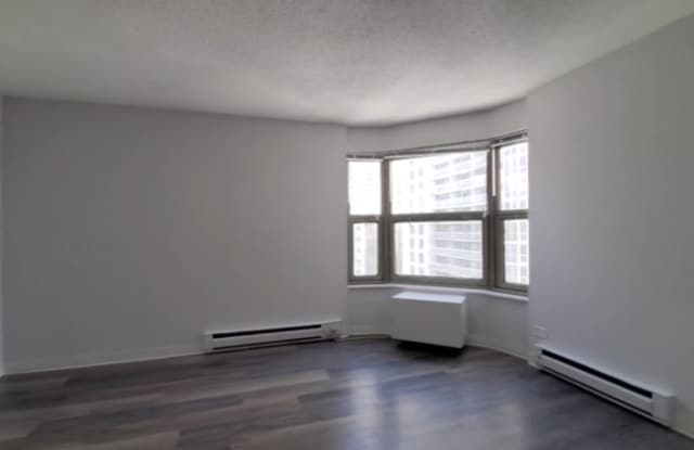 61 W Chestnut Gallery 4