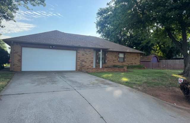 New paint, New flooring, New appliances in Mustang! This 3 bed 2 bath house is clean and refreshed, ready for move in! photos photos