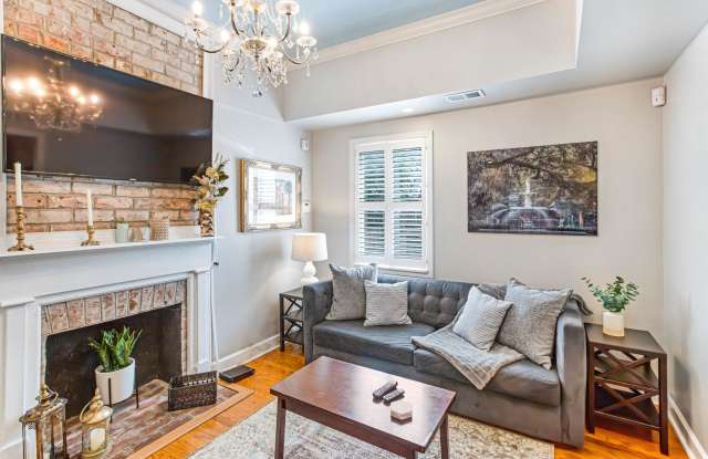 109 E Park Ave photos photos