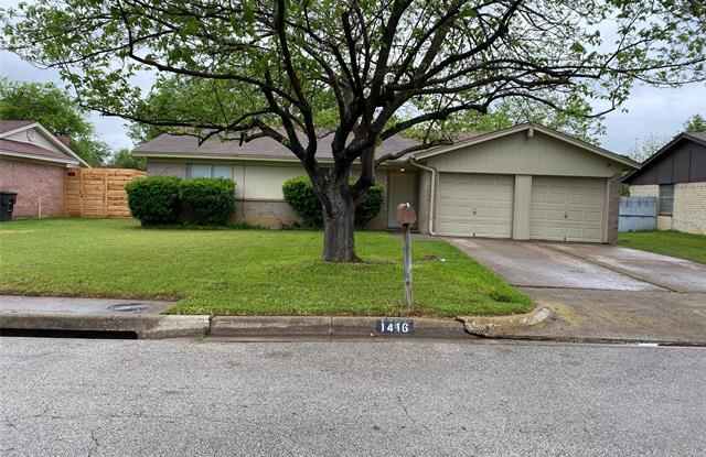 1416 Warren Lane - 1416 Warren Lane, Fort Worth, TX 76112