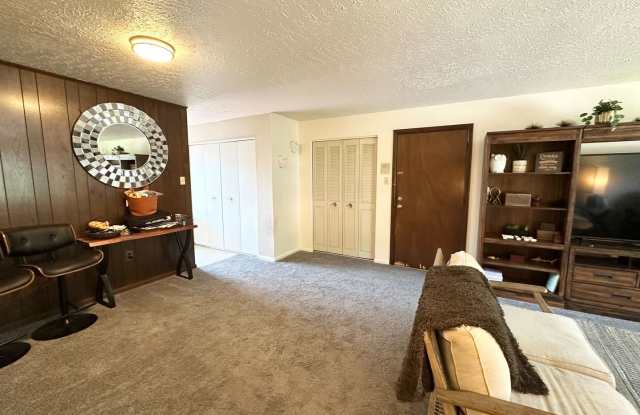 Rent-ready this July: 2 Bedroom and 1 Bathroom apartment in Beaver, PA ~ Apply Now and secure this apartment! photos photos