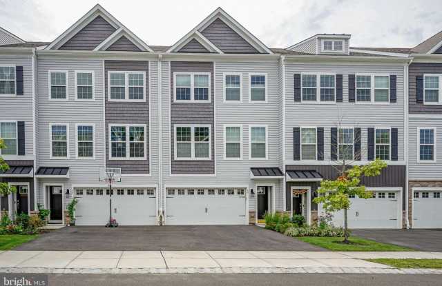 60 AUTUMN PARK Drive Gallery 1