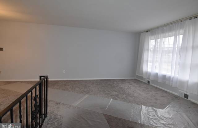 5007 EASTCHESTER CIRCLE Gallery 4
