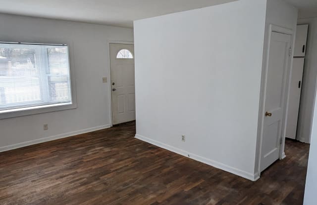 631 Maplehill Avenue - 631 Maplehill Avenue, Lansing, MI 48910