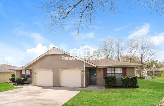 1412 Hawthorne Circle - 1412 Hawthorne Circle, Pleasant Hill, MO 64080