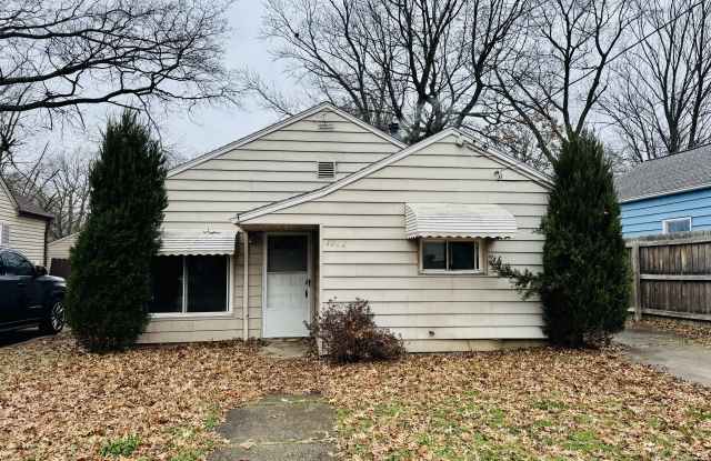 1062 Merton Ave photos photos