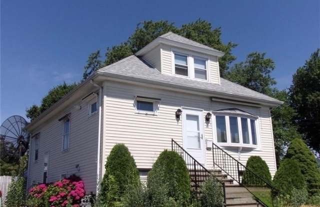 87 Bentley Street unit: 2 photos photos