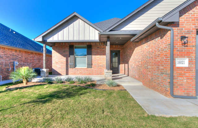 Brand new home in Sanabria Gallery 3