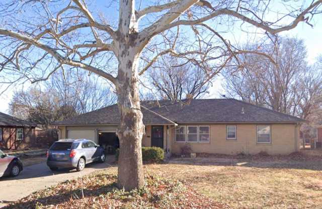 Beautiful Riverside Home - 2046 North Payne Avenue, Wichita, KS 67203