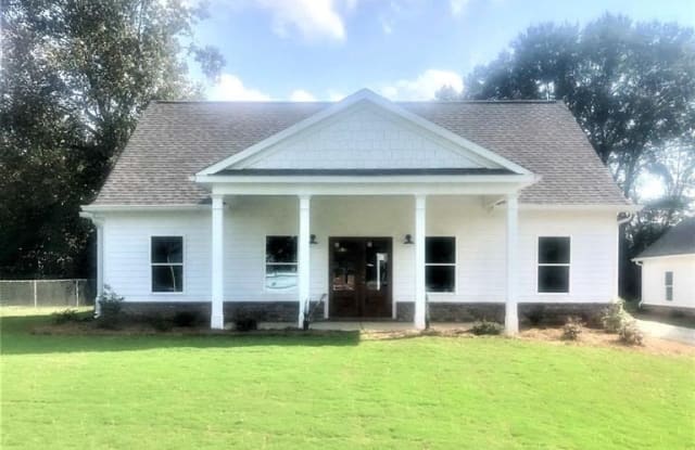 1000 Bell Circle - 1000 Bell Cir, Madison, GA 30650