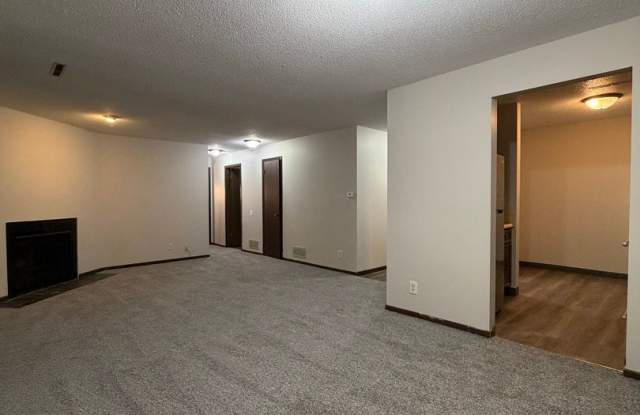 3401 Blackhawk Rd Rock Island, IL photos photos