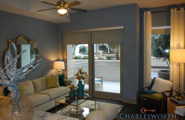 2 Peachtree St Nw - 2 Peachtree Street, Atlanta, GA 30303