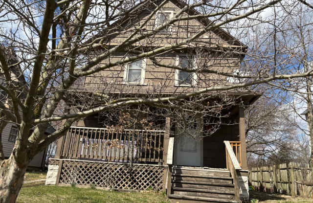 Section 8 Accepted! Spacious Newly Renovated 3- Bedroom Home photos photos