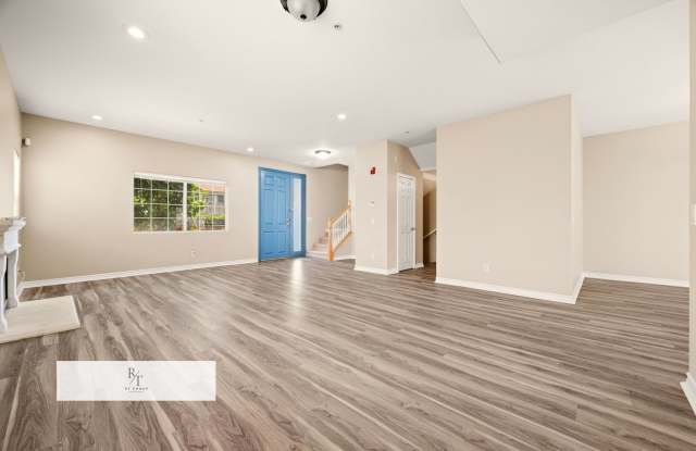 Bright & Spacious 3-Bedroom Townhome in Gated Arcadia Community Gallery 3