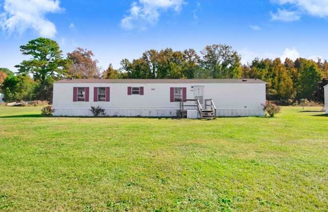3 Bedroom | 2 Bath Mobile Home in Pikeville *Trash Pick-up Included* photos photos