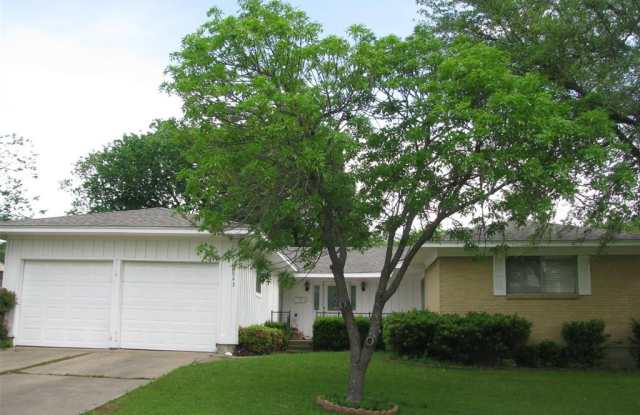 2943 Longmeade Drive - 2943 Longmeade Drive, Farmers Branch, TX 75234