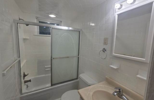 293 Burgess Pl Gallery 2