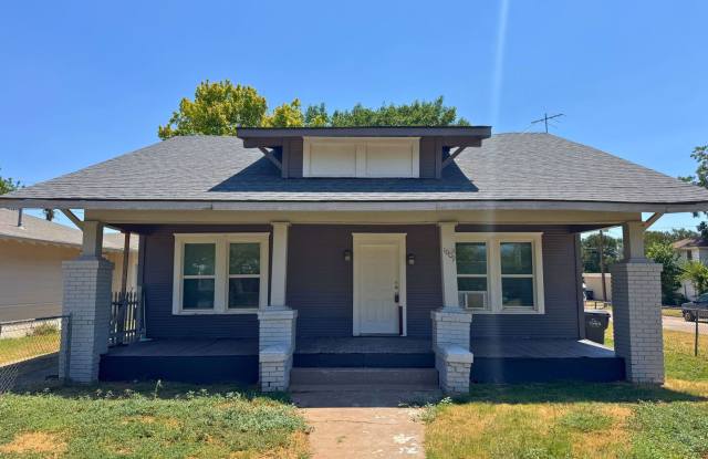 2 Bed 1 Bath Corner-Lot Home w/ Huge Front Porch In Floral Heights! photos photos