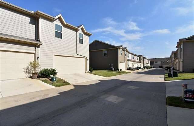6940 Carrington Lane Gallery 4