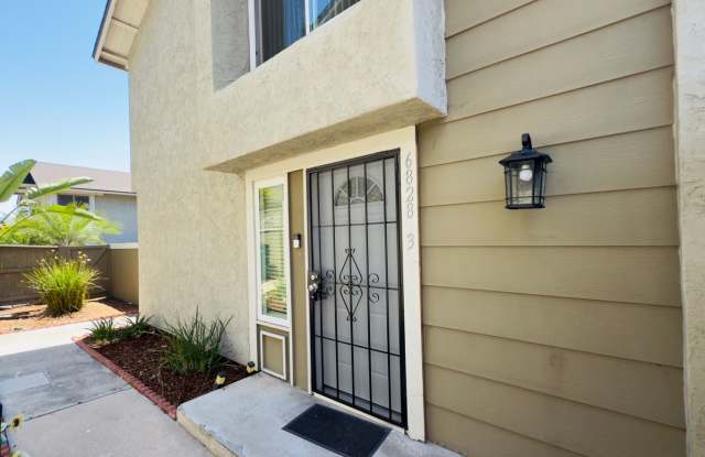 Charming 3-Bedroom Townhome Just Off the 54 freeway photos photos