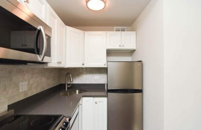 638 Wrightwood Gallery 2